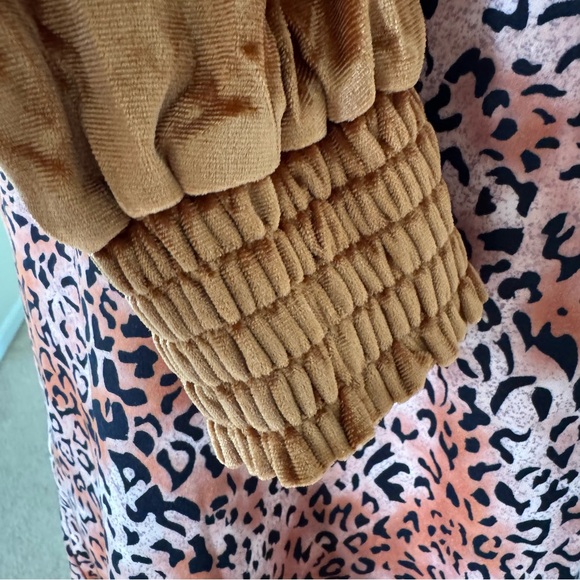 Velour Leopard Print Tunic - Picture 4 of 7